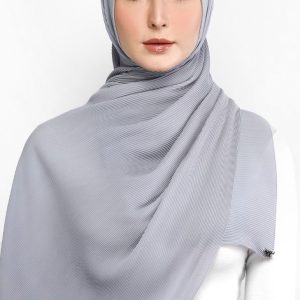 A beautifully pleated chiffon hijab in sugar crush tones, featuring soft, lightweight fabric for a stylish and comfortable drape. Perfect for casual, work, and special occasions.