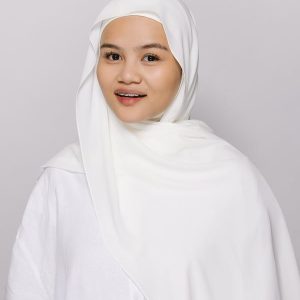 Elegant white luxury georgette chiffon hijab with a soft, flowy drape, perfect for brides, weddings, and special occasions. Lightweight, breathable, and non-slip for a graceful modest look.